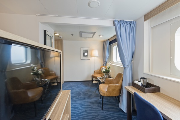 Hurtigruten Coastal Express MS Nordkapp Suite Q2 - CREDIT Agurtxane Concellon and Hurtigruten 2.JPG